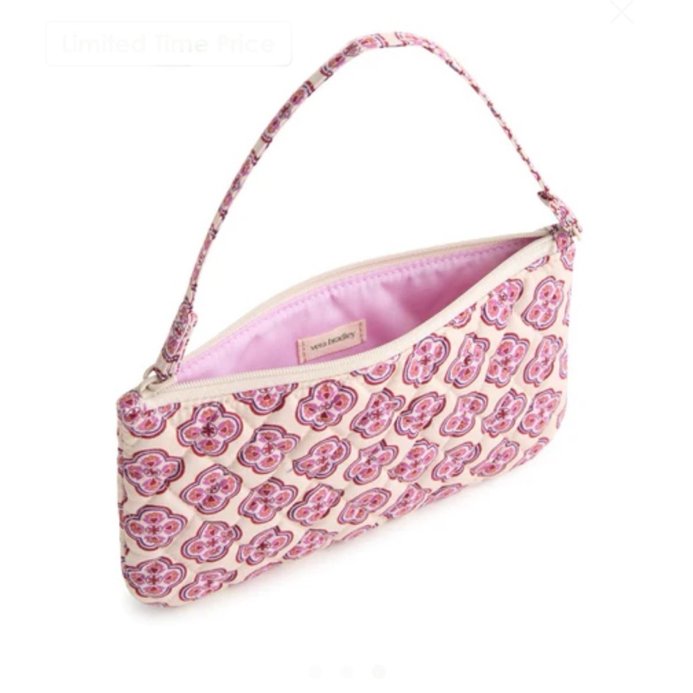 NWT Vera Bradley Lavender Geo Essential Wristlet. Cotton quilted.